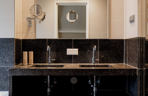 Vondelbuurt Hotel | Experience Comfort at Hotel Roemer - 4-Star & Family Friendly