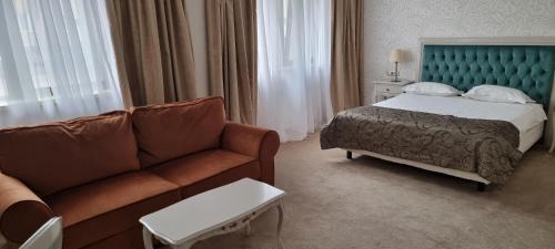 Roman Hotel | Quality Stay at Hotel Roman by Dumbrava Business Resort