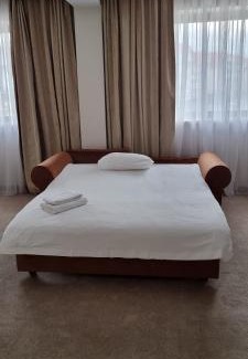 Roman Hotel | Quality Stay at Hotel Roman by Dumbrava Business Resort