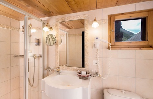 Zermatt City Centre Hotel | Unforgettable Hotel Romantica: Rated 9.8 with Spa & Kitchen