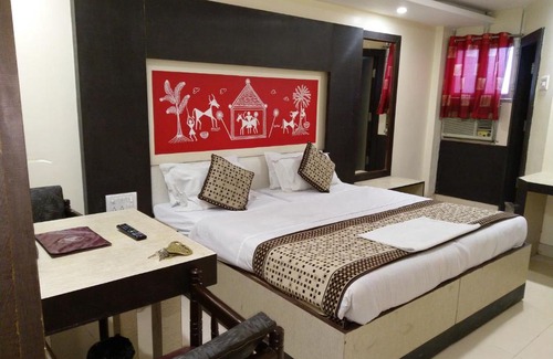 Jabalpur Hotel | Budget-Friendly Hotel Roopali with Breakfast & Accessible Amenities