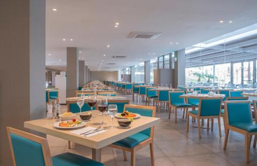 Roquetas de Mar Hotel | Relax at Hotel Roquetas El Palmeral - Pet Friendly Oasis