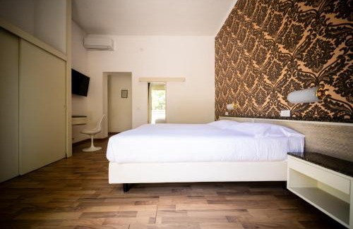 Marina Centro Hotel | Discover Hotel Rosabianca: 4-Star Stay with Pet-Friendly Perks