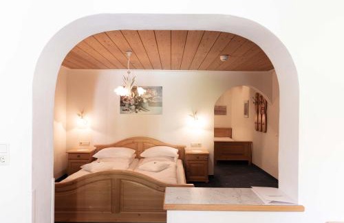 Berwang Hotel | Pet-Friendly Hotel Rotlechhof with Oceanfront Spa Retreat