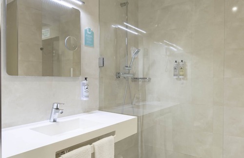 Illescas Hotel | Discover Comfort at Hotel Route 42 with Spa & Breakfast