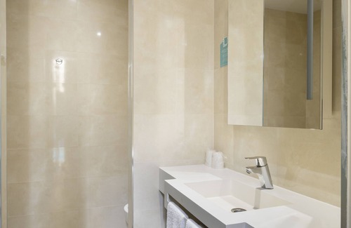 Illescas Hotel | Discover Comfort at Hotel Route 42 with Spa & Breakfast