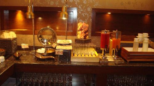 Kanpur Hotel | Hotel Royal Cliff