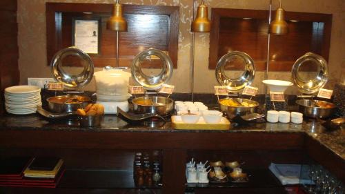 Kanpur Hotel | Hotel Royal Cliff