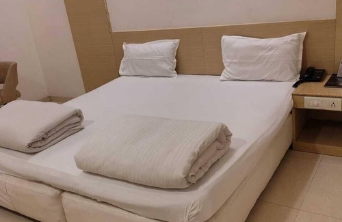 Shahjahanpur Hotel | Hotel Royal Panna