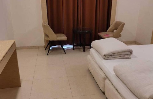 Shahjahanpur Hotel | Hotel Royal Panna