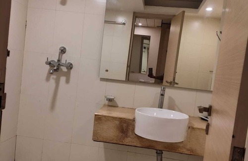 Shahjahanpur Hotel | Hotel Royal Panna