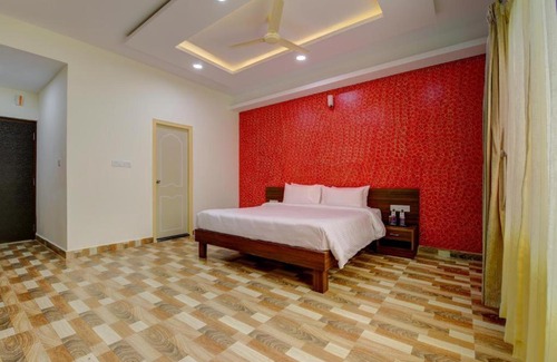 Kolar Apartment | Budget-Friendly Hotel Royal Suites: Pet & Child Friendly