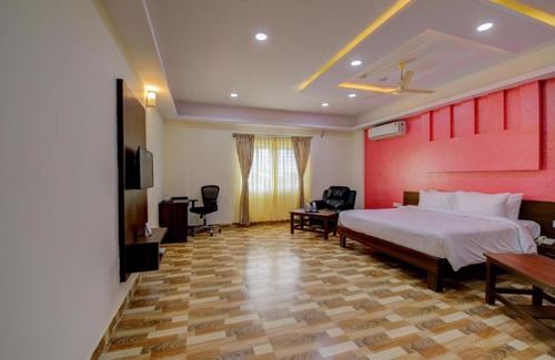 Kolar Apartment | Budget-Friendly Hotel Royal Suites: Pet & Child Friendly
