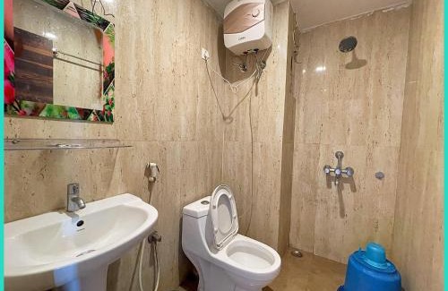 Puri Hotel | HOTEL RR INN - Near Sea Beach - Shree Jagarnath Temple - Restaurant & Lift Facilities - Fully Air Conditioning & Wi-Fi Facilities - WITH LUXUARY BALCONY ROOM - In Prime Location In PURI