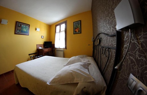 Poo Hotel | Charming Hotel Rural Cuartamenteru: Rated 9.3/10, Child Friendly