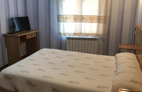 Burgohondo Hotel | Cozy Hotel Rural El Alberche with Family-Friendly Amenities