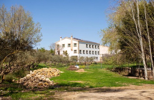 Cuevas del Becerro Hotel | Cozy Hotel Rural El Castillejo: Wheelchair Accessible Getaway