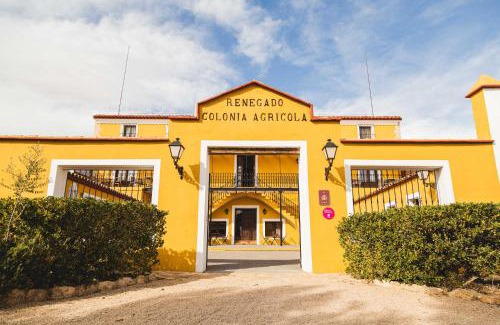 Caudete de las Fuentes House | Inviting Hotel Rural Entreviñas with Family-Friendly Amenities