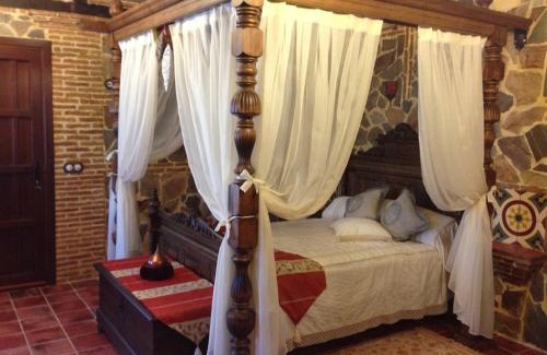 Guadalcanal House | Pet-Friendly Hotel Rural Finca La Herencia with Ocean View