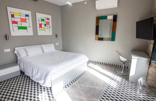 Montanchez Hotel | Discover La Casa de Carlota: Family-Friendly 4-Star Retreat