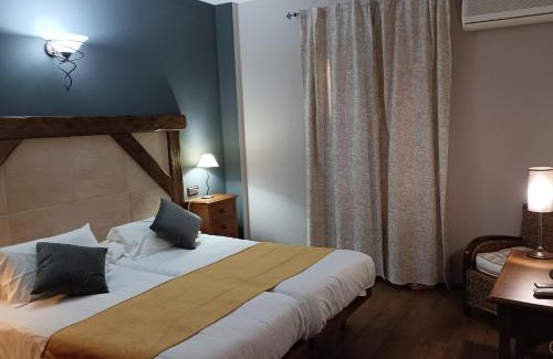 Zahara de la Sierra House | Exceptional Hotel Rural los Tadeos with Pool & Restaurant