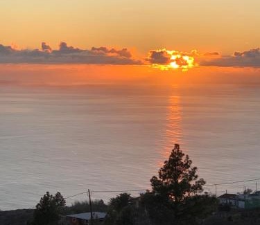 Arecida House | Relax at HRlos Piratas - Oceanfront Getaway with Spa