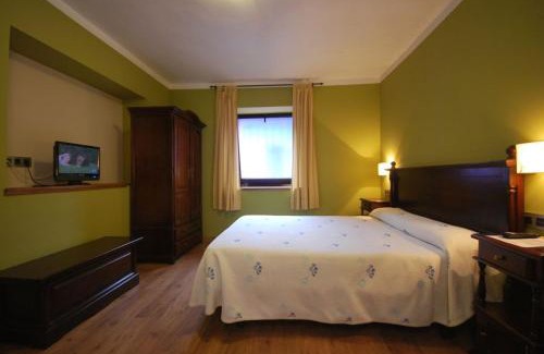 La Vega de los Caseros Hotel | Charming Retreat at Hotel Rural Posada Del Monasterio