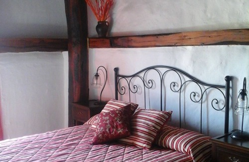 La Acebeda Hotel | Discover La Posada de los Vientos: Rated 9.6 with Pool & Spa