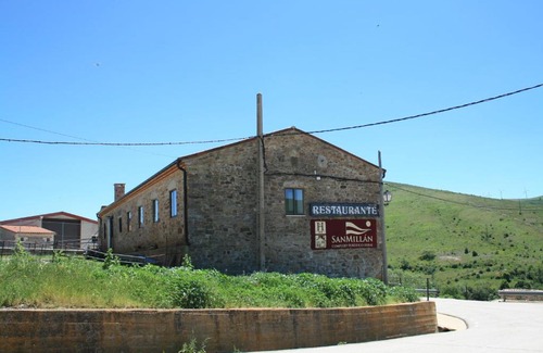 Oncala House | Pet-Friendly Hotel Rural San Millán with Family Amenities