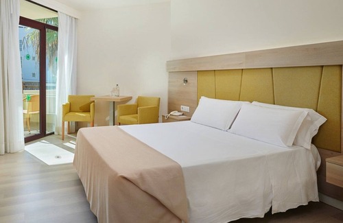 Cala Bona Hotel | Relax at Hotel Sabina Playa: Spa & Pool for Adults Only