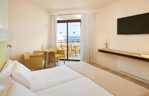 Cala Bona Hotel | Relax at Hotel Sabina Playa: Spa & Pool for Adults Only