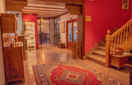 Panticosa Hotel | Discover Hotel Sabocos: Comfortable Stay with Pool & Dining