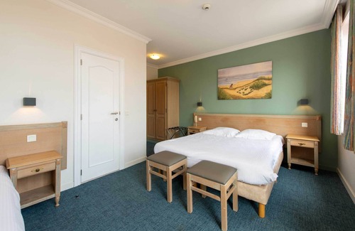Blankenberge Hotel | Exceptional Hotel Sabot d'Or with Dining and Family Amenities