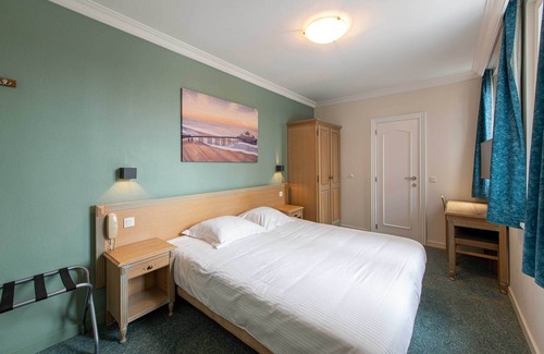 Blankenberge Hotel | Exceptional Hotel Sabot d'Or with Dining and Family Amenities
