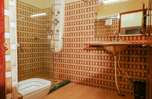 Gunehr Hotel | Budget-Friendly Hotel Sagarmatha: Rated 10/10 with Breakfast!