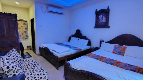 Shirdi Hotel | Hotel Sai Jharna