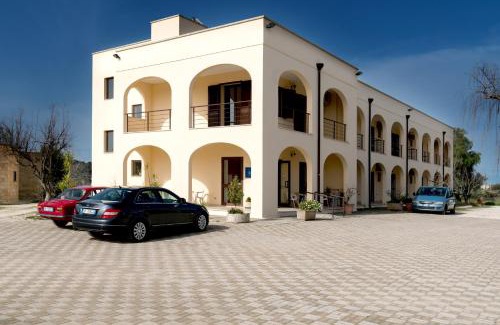 Specchia Hotel | Pet-Friendly Hotel Salento with Hot Tub & Breakfast Options