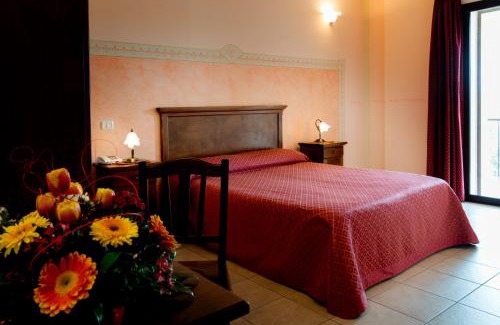 Specchia Hotel | Pet-Friendly Hotel Salento with Hot Tub & Breakfast Options