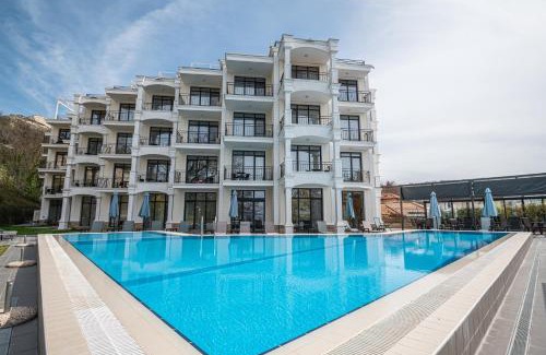 Balchik Hotel | Relax at Hotel Samara: Oceanfront Retreat with Spa & Pool