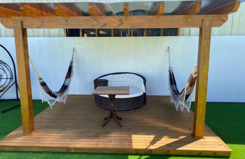 Centro Apartment | Affordable Hotel Sambura with Oceanfront Pool & Views