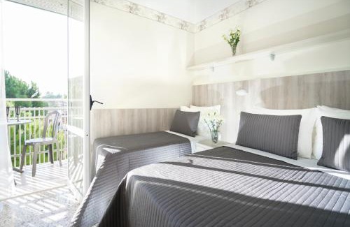 Bellaria-Igea Marina Hotel | Discover Hotel Sampaoli: Pet-Friendly with Private Beach