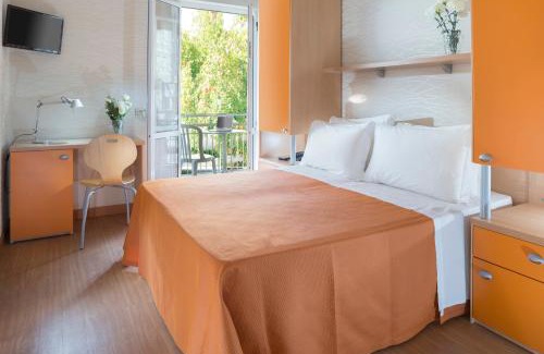 Bellaria-Igea Marina Hotel | Discover Hotel Sampaoli: Pet-Friendly with Private Beach