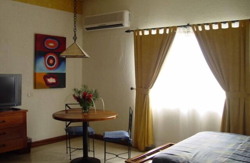Tapachula Hotel | Relax at Hotel San Francisco with Pool and Spa Amenities