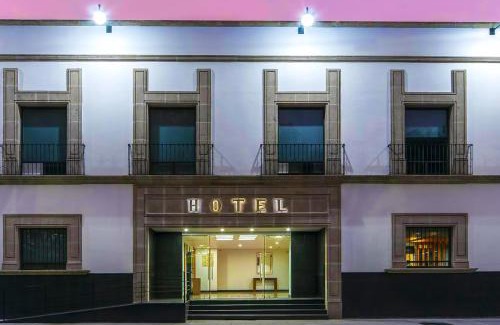 Cuauhtemoc Hotel | Discover Hotel San Lucas: Pet-Friendly with Delicious Dining
