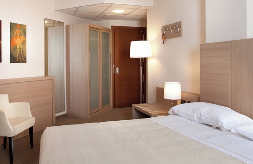 Beinasco Hotel | Discover Hotel San Luigi: 4-Star Comfort & Family-Friendly Amenities