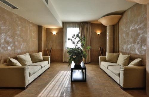 Ponte Taro Hotel | Discover Hotel San Marco & Formula Club: Pet-Friendly Retreat
