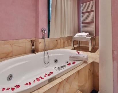 Ponte Taro Hotel | Discover Hotel San Marco & Formula Club: Pet-Friendly Retreat
