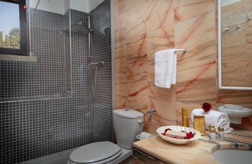 Peschiera del Garda Hotel | Elegant Hotel San Marco: Rated 9/10 with Pool & Breakfast