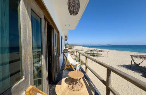 Villa de Tututepec de Melchor Ocampo Hotel | Experience Hotel Sanmara: Oceanfront Bliss Awaits You
