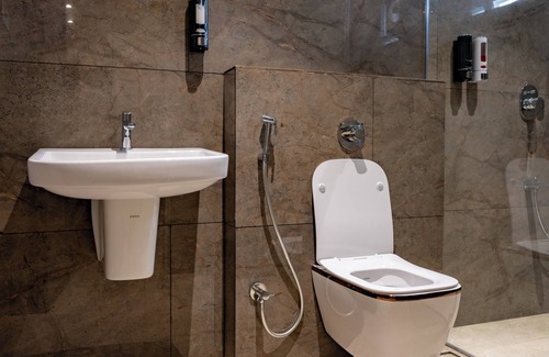 Yadagirigutta Hotel | Budget-Friendly Retreat at Hotel Sannidhi Emerald